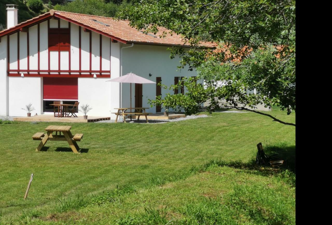 Camp Basque // Maison Erribera // Bidarray Bagian luar foto